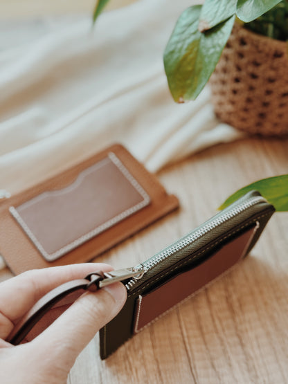 LEDGER | Dual-Function Card & Coin Holder