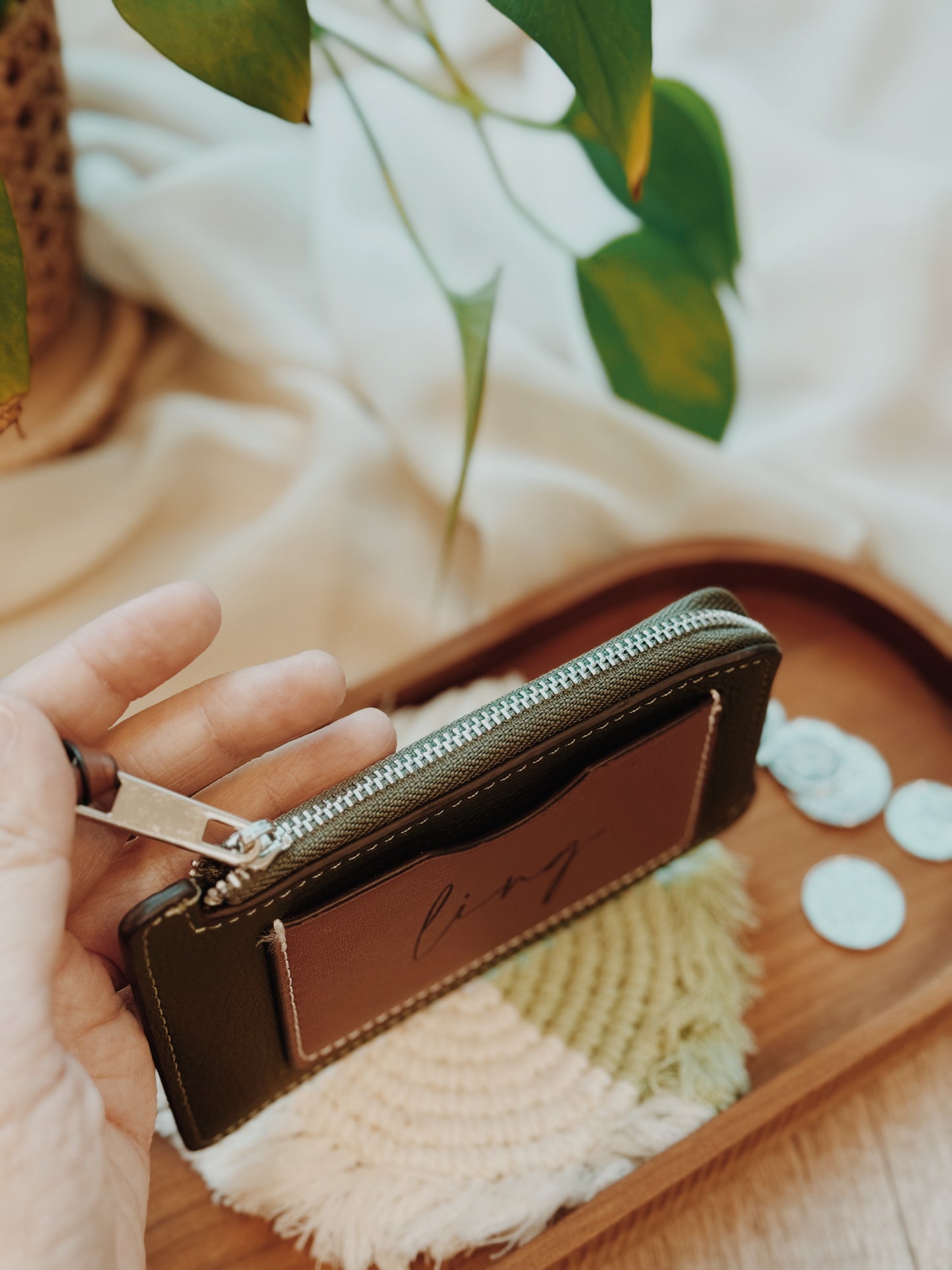 LEDGER | Dual-Function Card & Coin Holder